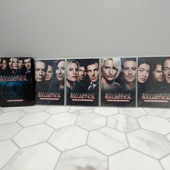 BATTLESTAR GALACTICA Collector Series Seasons 2, 2.5, 3, Razor, 4&4.5 -19 discs. - Picture 13 of 14